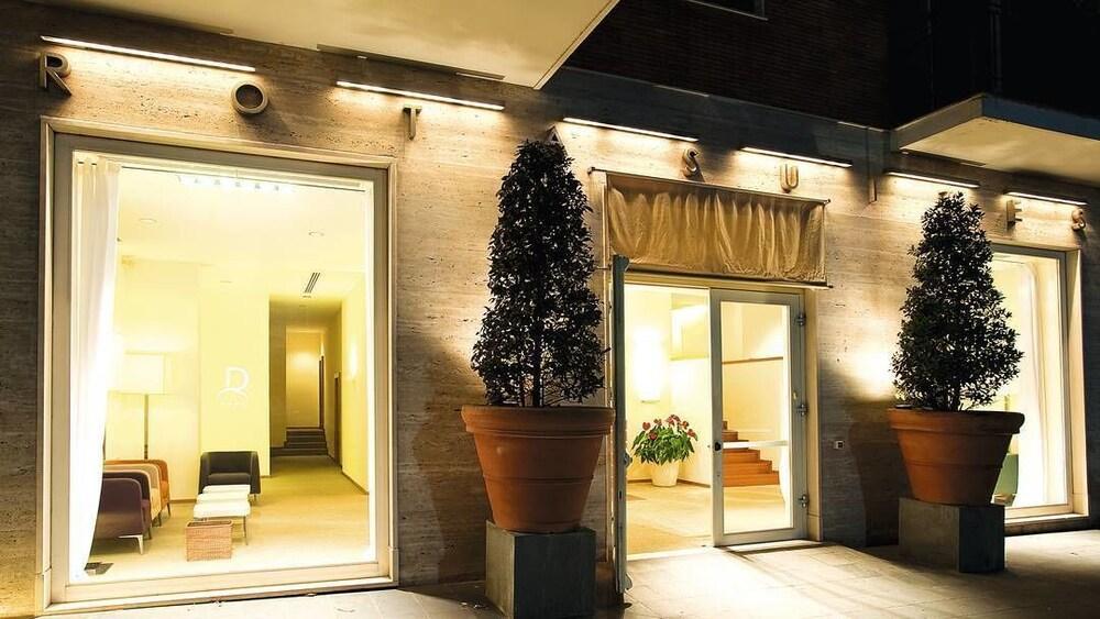 Rota Suites Sorrento Bagian luar foto