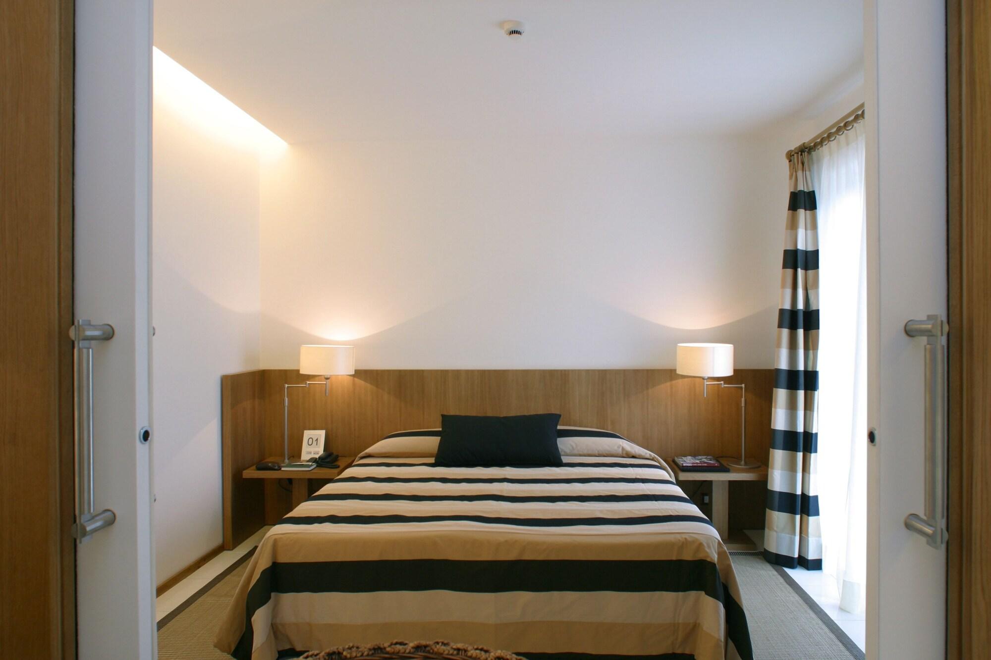 Rota Suites Sorrento Bagian luar foto