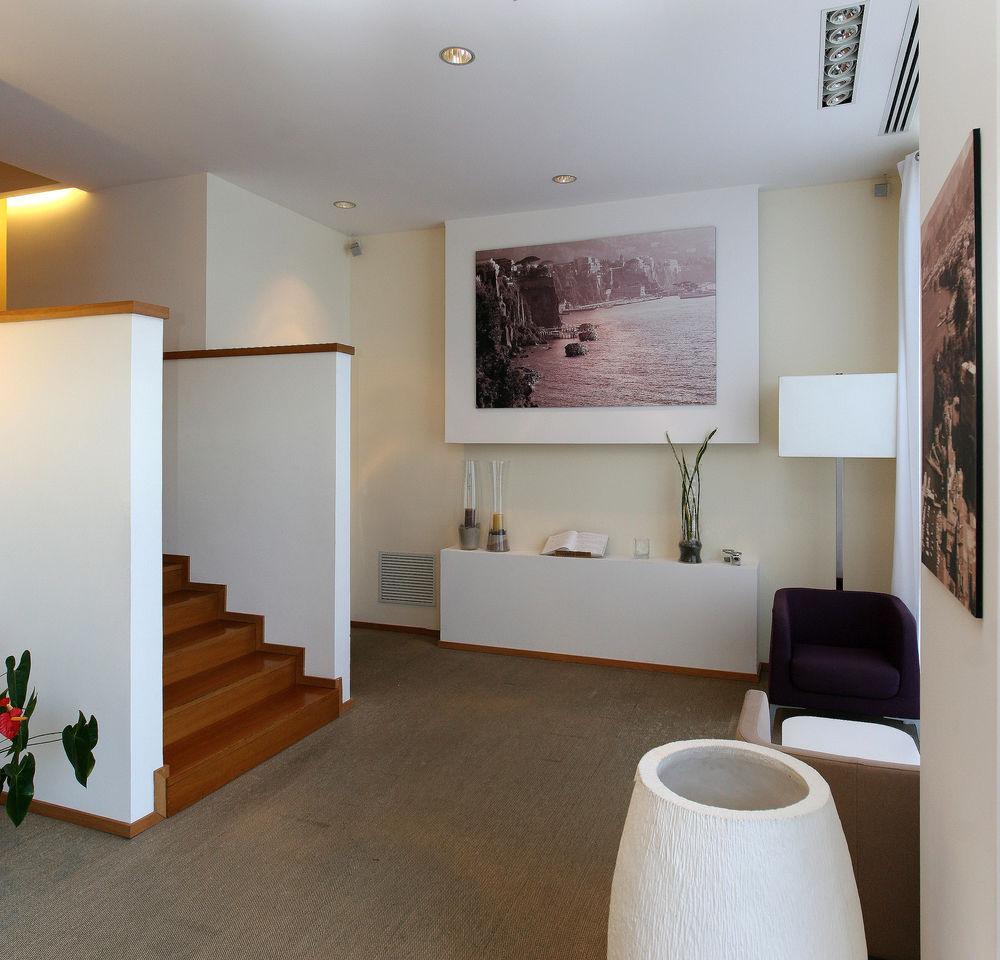 Rota Suites Sorrento Bagian luar foto