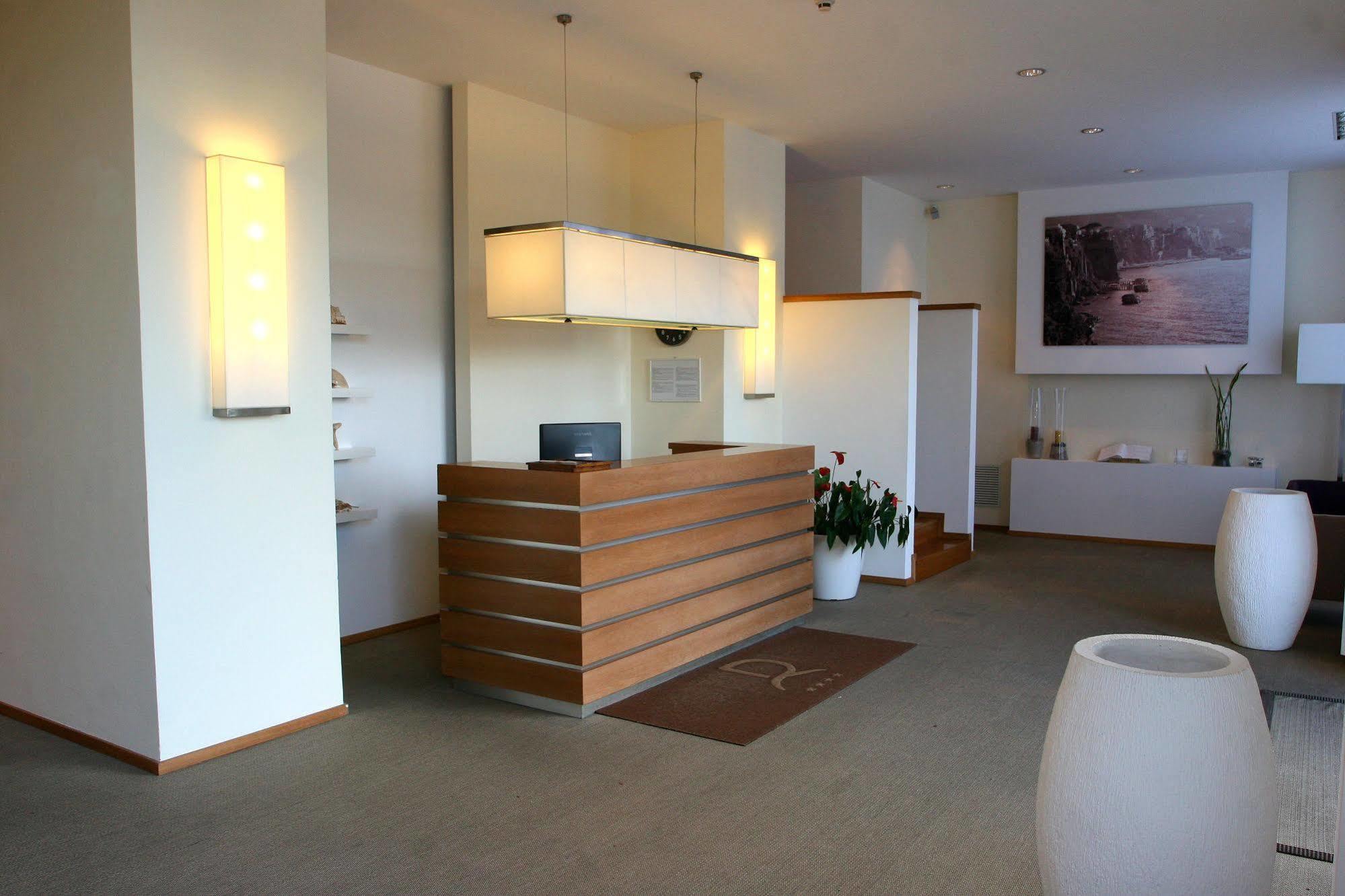 Rota Suites Sorrento Bagian luar foto