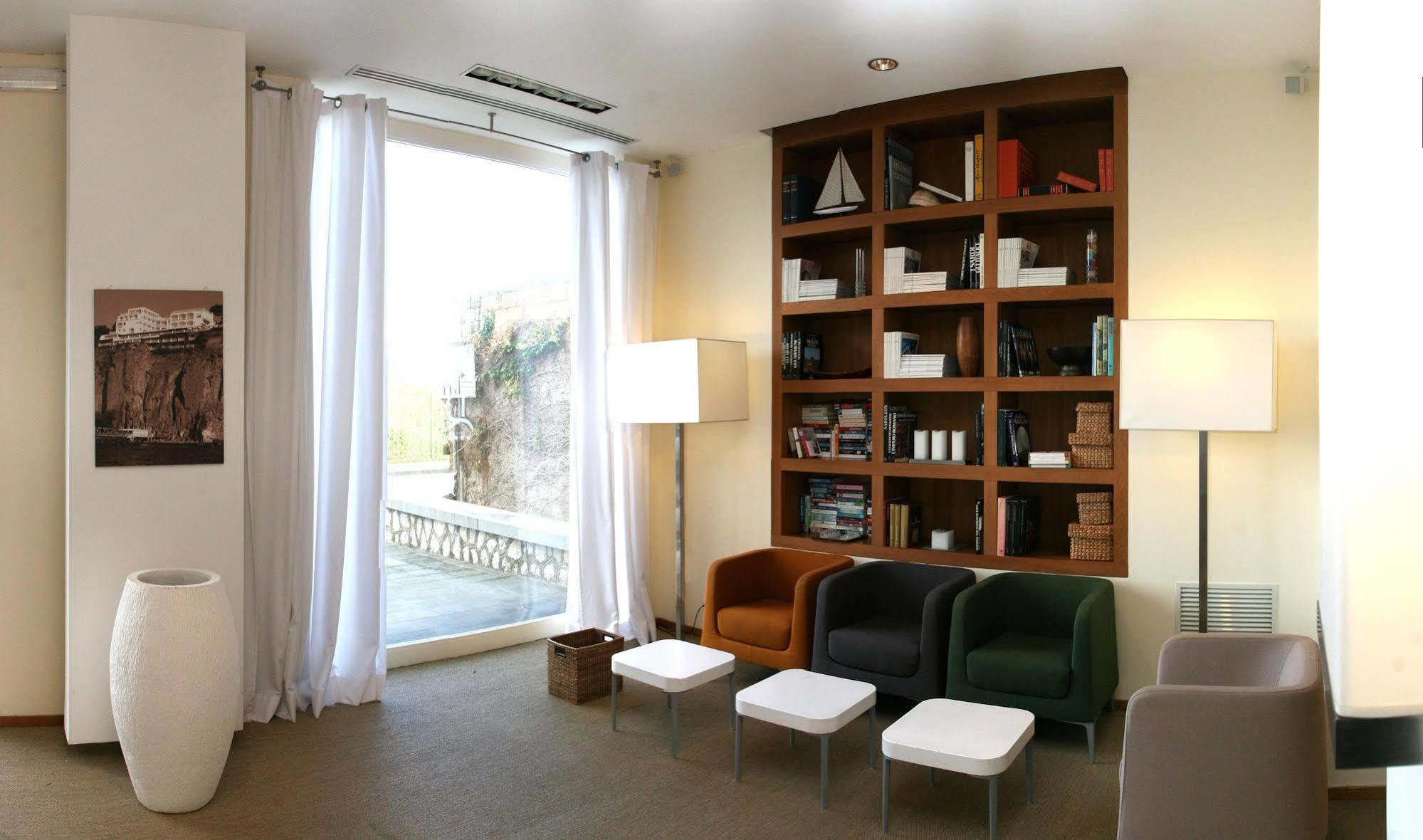 Rota Suites Sorrento Bagian luar foto